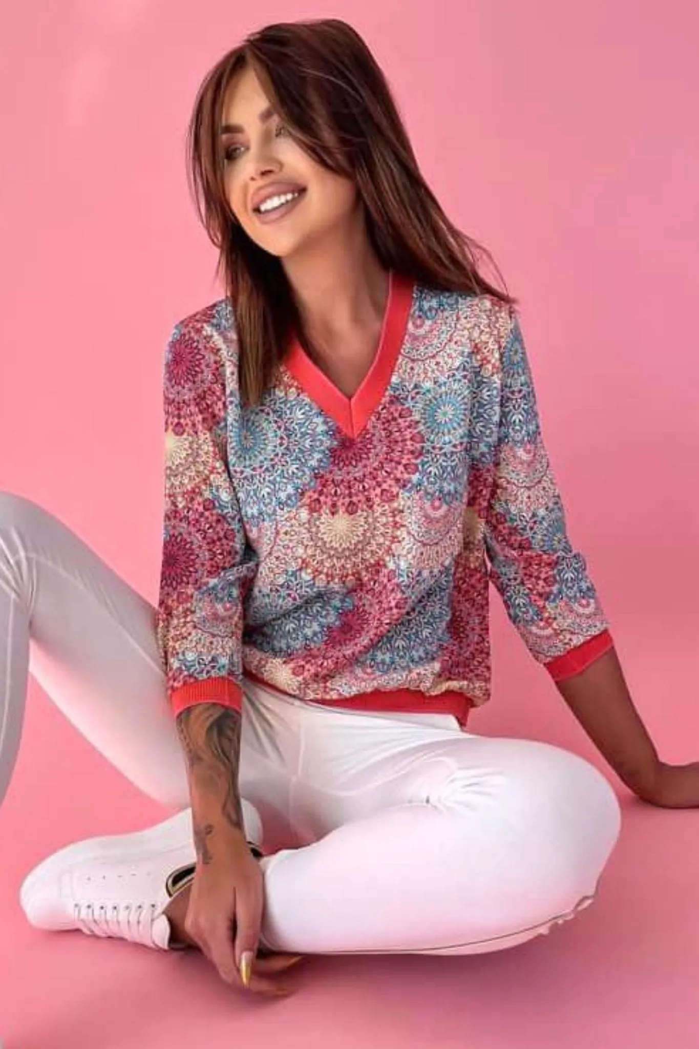 Blusa casual a fantasia multicolore mandala a maniche tre quarti con scollo a V e bordi elasticizzati