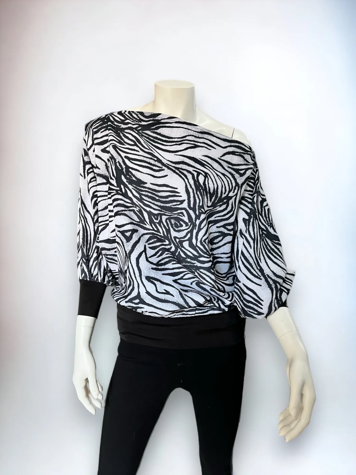 Julisha Top - White ZEBRA