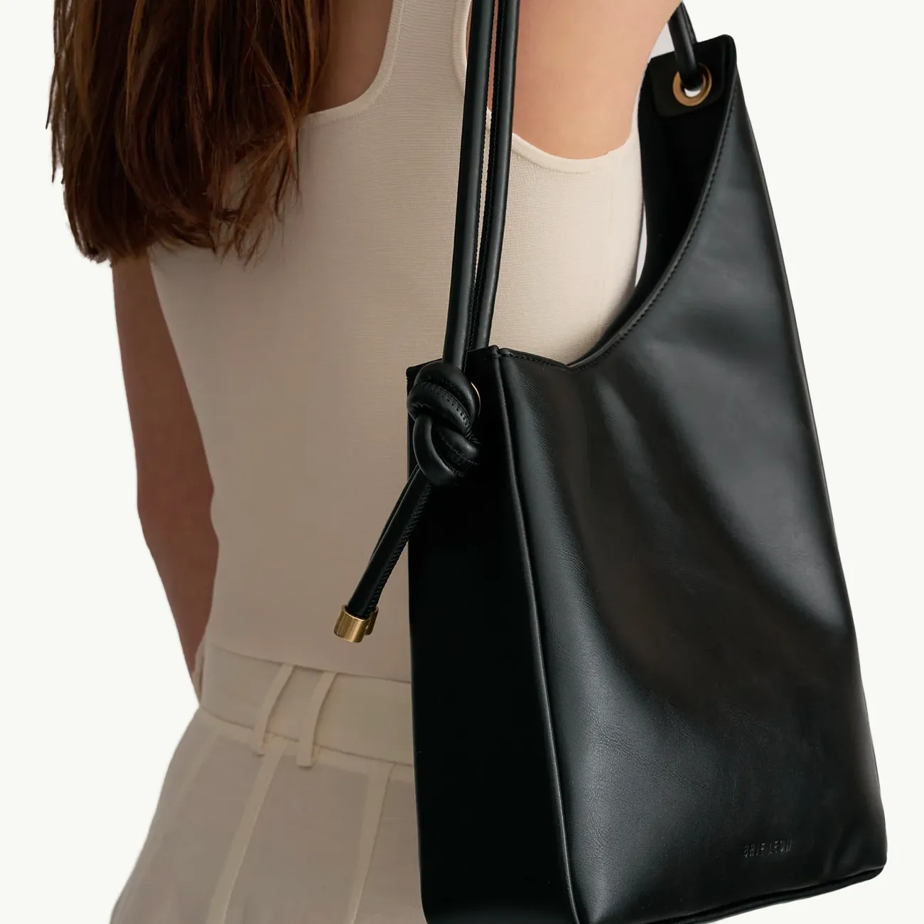 TIE KNOT BUCKET BAG BLACK